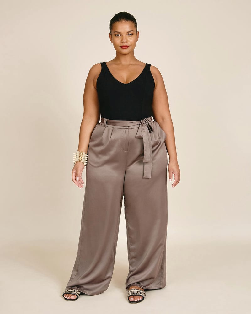 Plus size model wearing Maya Pant by 11 Honoré Collection | Dia&Co | dia_product_style_image_id:199501